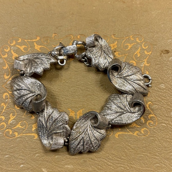 Jewelry - Vintage silver bracelet